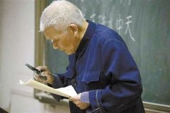 澳门太阳城赌场：93岁数学教授讲诗词 数学与诗歌关系让其思考一